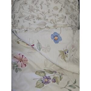 Longaberger Botanical Garden Theme Queen Comforter **Repair is Needed**